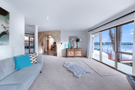 Photo of property in 6 Shepherds Road, Papakura, 2110