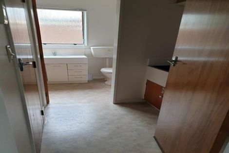 Photo of property in 62b Baylands Drive, Newlands, Wellington, 6037