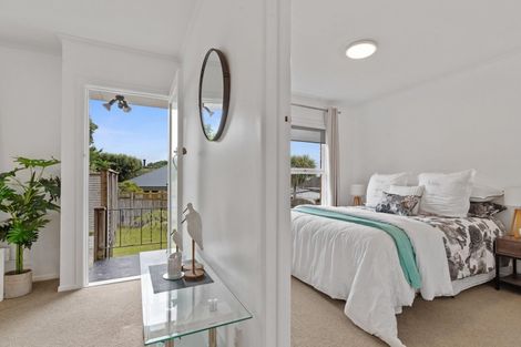 Photo of property in 4/32 Wicklow Road, Narrow Neck, Auckland, 0622