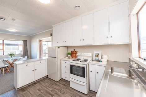 Photo of property in 3 Queen Street, Aramoho, Whanganui, 4500