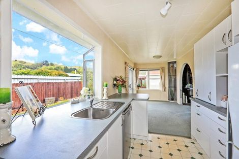 Photo of property in 48 Trigg Crescent, Taradale, Napier, 4112