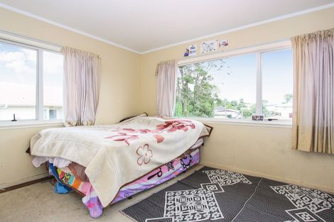 Photo of property in 50 Kelman Road, Kelston, Auckland, 0602