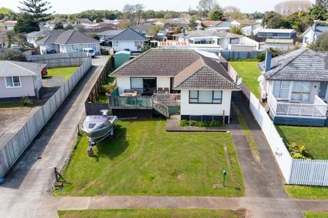 Photo of property in 18 Ashgrove Road, Mangere, Auckland, 2022