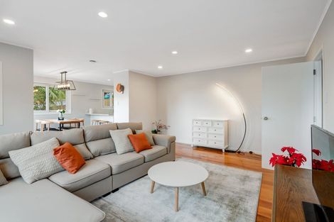 Photo of property in 14 Theban Place, Totara Vale, Auckland, 0629