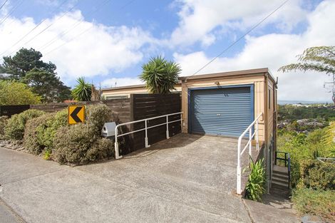 Photo of property in 164 Browns Bay Road, Murrays Bay, Auckland, 0630