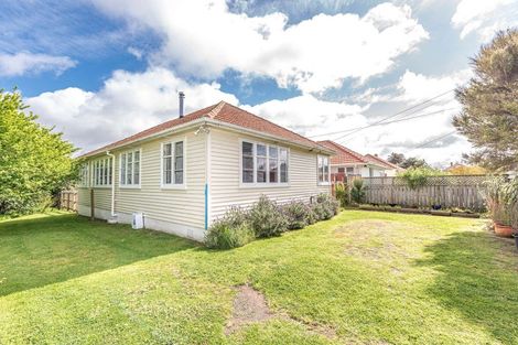 Photo of property in 6 Elm Street, Gonville, Whanganui, 4501