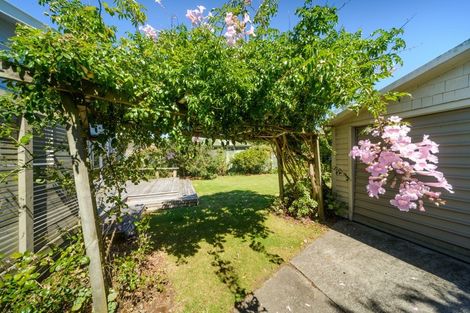Photo of property in 35 Florence Avenue, Palmerston North, 4414