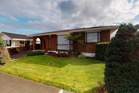 Photo of property in 42 Cedar Crescent, Feilding, 4702
