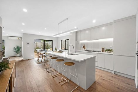 Photo of property in 7b De Quincey Terrace, Highland Park, Auckland, 2010