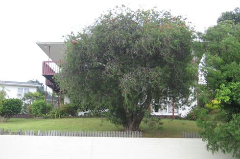 Photo of property in 100 Ravenwood Drive, Forrest Hill, Auckland, 0620