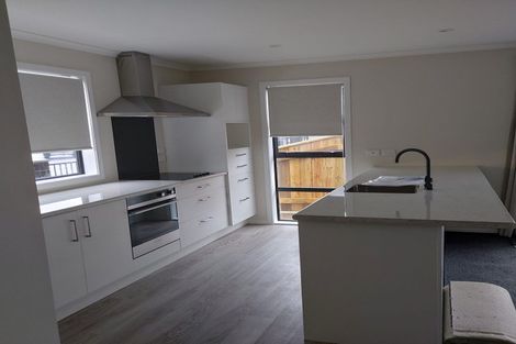 Photo of property in 16a Royal Street, Upper Hutt Central, Upper Hutt, 5018