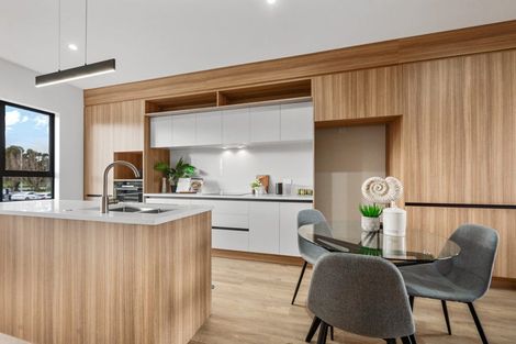 Photo of property in 2/1 Egremont Street, Belmont, Auckland, 0622