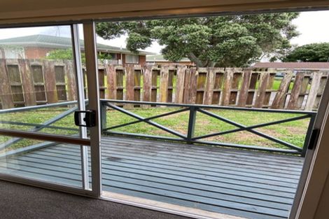 Photo of property in 30 Faith Bullock Place, New Lynn, Auckland, 0600