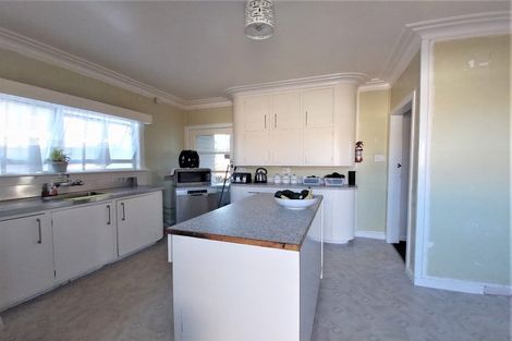 Photo of property in 3 Ambler Avenue, Glen Eden, Auckland, 0602