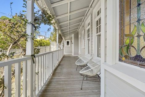 Photo of property in 62 Gilbert Street, New Plymouth, 4310