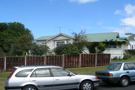 Photo of property in 21 Park Avenue, Northcote, Auckland, 0626