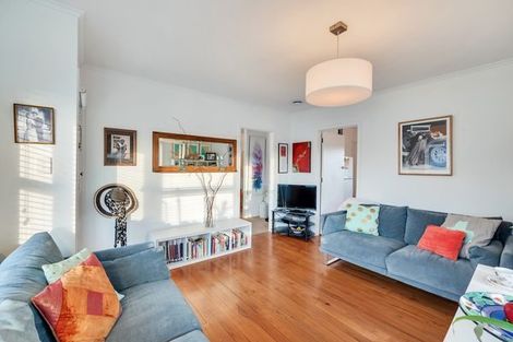 Photo of property in 3/5 Sudan Avenue, Milford, Auckland, 0620