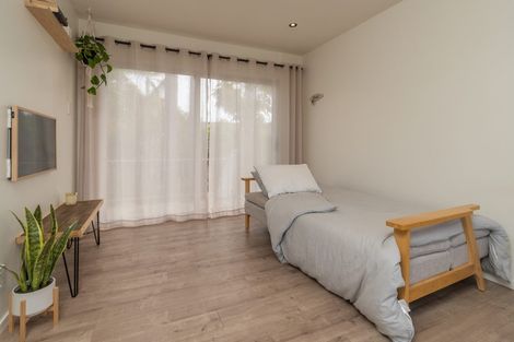 Photo of property in 1/72l Kitchener Road, Milford, Auckland, 0620