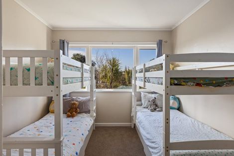 Photo of property in 31 Sunnyside Road, Sunnyvale, Auckland, 0612