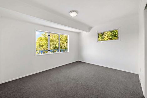 Photo of property in 13 Trias Road, Totara Vale, Auckland, 0629