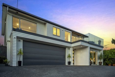 Photo of property in 13 Wilding Avenue, Northcote Point, Auckland, 0627