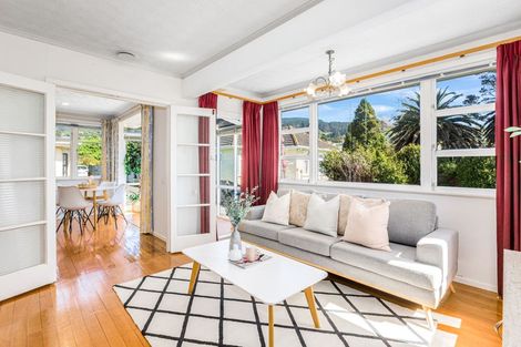 Photo of property in 45a Oxford Street, Tawa, Wellington, 5028