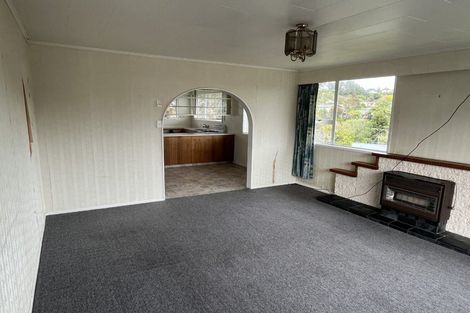 Photo of property in 3 Kendal Place, Merrilands, New Plymouth, 4312