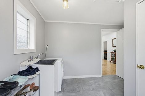 Photo of property in 6 Hull Road, Waiuku, 2123