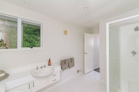 Photo of property in 18 London Road, Korokoro, Lower Hutt, 5012