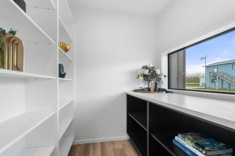 Photo of property in 1 Kakariki Crescent, Carterton, 5713