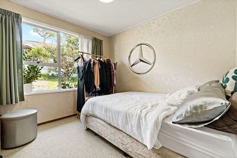 Photo of property in 30 Waimumu Road, Massey, Auckland, 0614