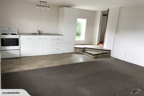 Photo of property in 16 Holiday Road, Stanmore Bay, Whangaparaoa, 0932