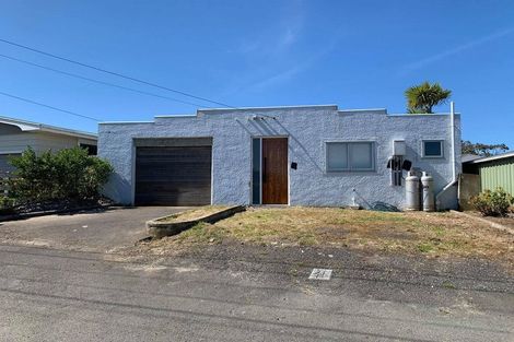 Photo of property in 19 Bath Street, Brighton, Dunedin, 9035
