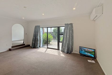Photo of property in 4/7 Holly Road, Merivale, Christchurch, 8014