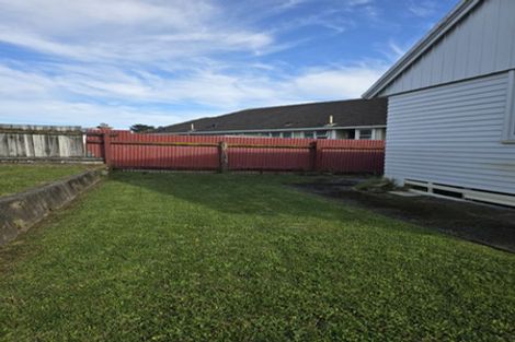 Photo of property in 6a Matahourua Crescent, Cannons Creek, Porirua, 5024