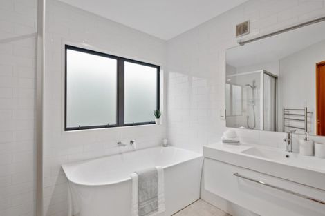 Photo of property in 23a Overdale Drive, Cashmere, Christchurch, 8022