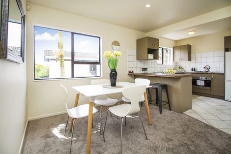 Photo of property in 5a Sabot Place, Massey, Auckland, 0614