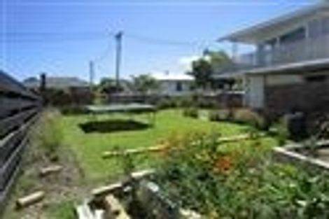 Photo of property in 1a Coronation Street, Belmont, Auckland, 0622
