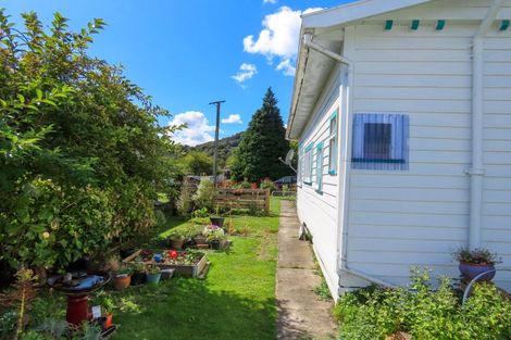 Photo of property in 30 Main Street, Reefton, 7830