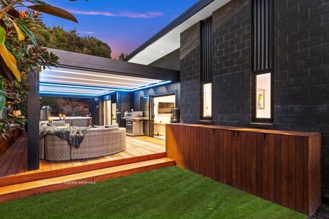 Photo of property in 10 Ellesmere Close, Pyes Pa, Tauranga, 3112