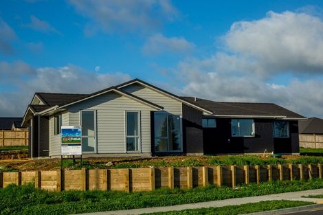 Photo of property in 11 Waikohi Avenue, Glenbrook, Waiuku, 2681