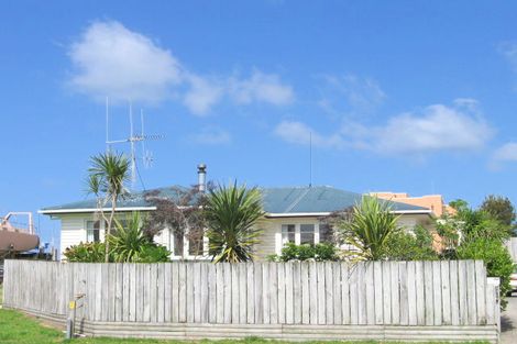 Photo of property in 1018a Papamoa Beach Road, Papamoa Beach, Papamoa, 3118