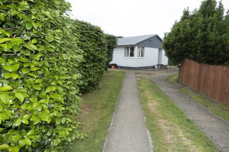 Photo of property in 15 Wiremu Place, Blagdon, New Plymouth, 4310