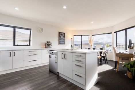 Photo of property in 9 Aqua Way, Paraparaumu, 5032