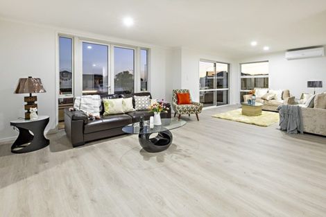 Photo of property in 16 Kauri Heart Avenue, Takanini, 2112