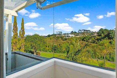 Photo of property in 11f Clearwater Cove, West Harbour, Auckland, 0618