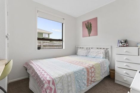 Photo of property in 15a Lillian Place, Orewa, 0931