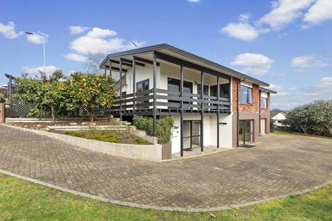 Photo of property in 39 Russleigh Drive, Dinsdale, Hamilton, 3204