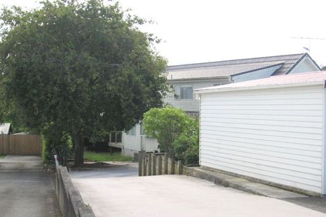 Photo of property in 936 East Coast Road, Northcross, Auckland, 0630
