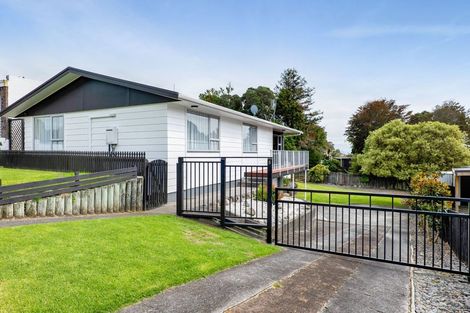 Photo of property in 5 Ambury Place, Merrilands, New Plymouth, 4312